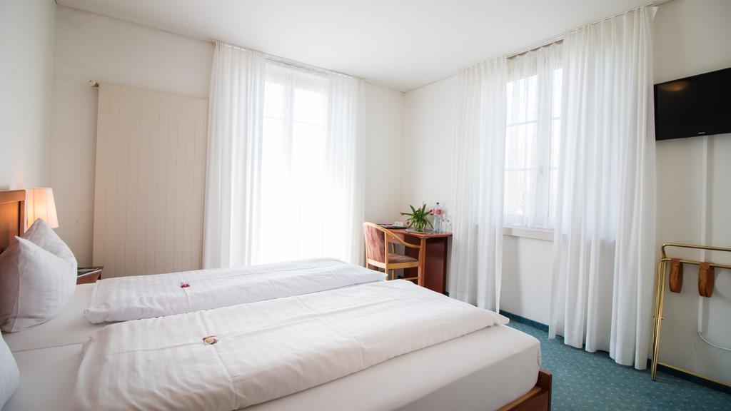 Hotel Schloss Romanshorn Bagian luar foto